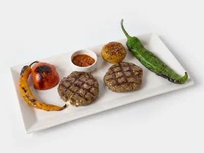 Kaşarlı Köfte — köz üstünde