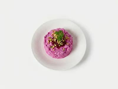 Pembe Sultan — köz üstünde